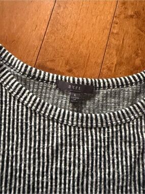 SVFT Women’s Black & White Striped Crewneck Sweater